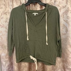 Green crop top 3/4 in sleeve